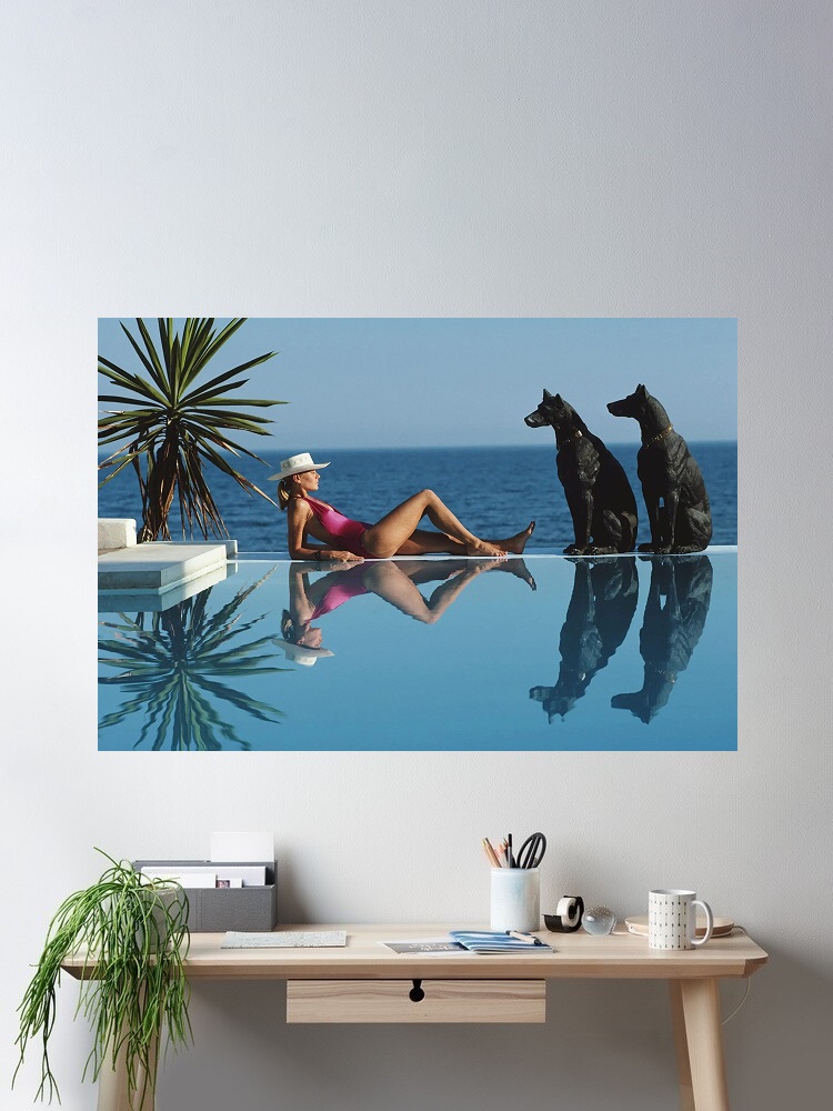 Luxury Lifestyle Picture - Retro Poolside Host Luxury Lifestyle de